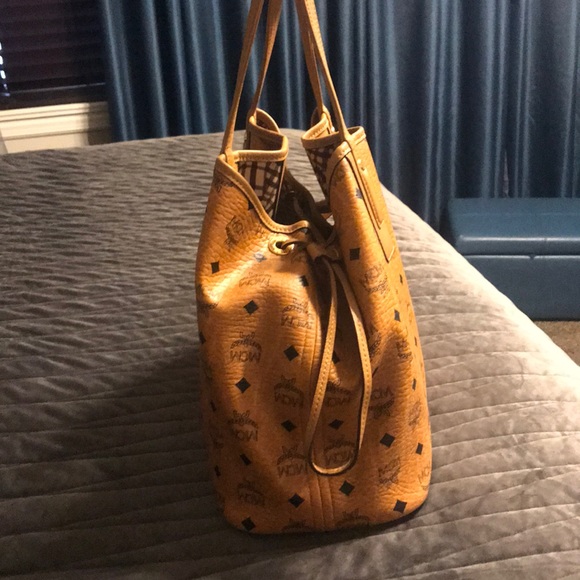MCM Medium Liz Reversible Visetos Shopper - Picture 2 of 12